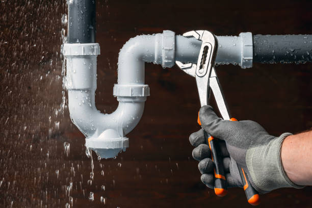 Professional Emergency Plumber technician working in Campbelltown, PA